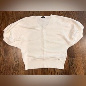 NWOT - Tahari Ribbed V-neck Puff Sleeve Sweater